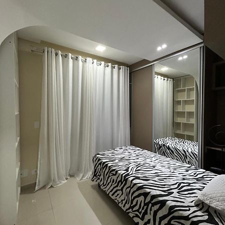 Novo Na Quadra Da Praia Сантос Екстериор снимка